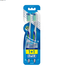 Oral-B Pro-Expert Extra Clean Red & Green Medium Toothbrushes with Angled Bristles (1+1 Free)
